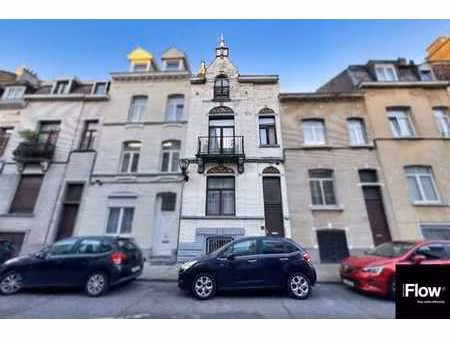 belle maison unifamiliale 5 ch. (poss. 6) et jardin