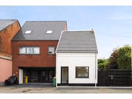 charmante maison familiale avec 2 chambres au centre de mol