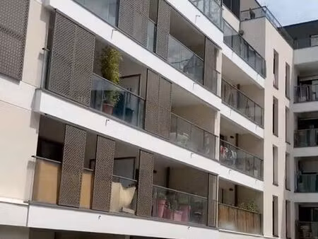 t2 neuf hyper centre terrace plein sud dernier etage - garage - pas de frais d agence