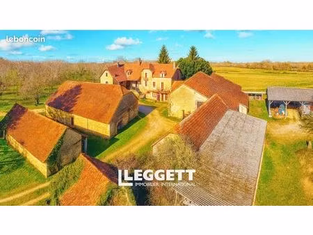 maison 8 pièces 250 m²