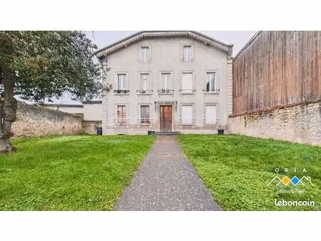 immeuble 12 pièces 300 m²