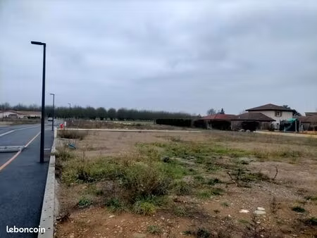 terrain 594 m² saint romans