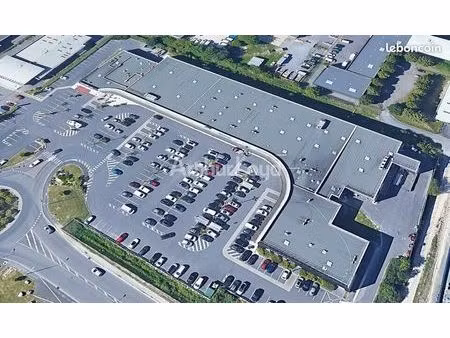 local commercial 330 m²