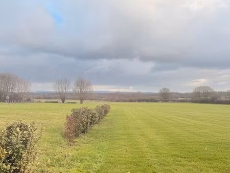 terrain 751 m² athee