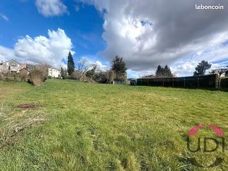 terrain 3 072 m² gueret