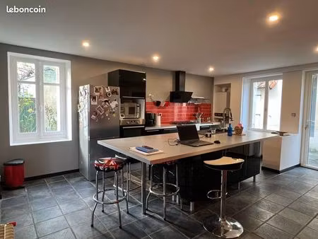 maison rénovée centre ruelle-sur-touvre – secteur très calme – tout commerces & marché à 2