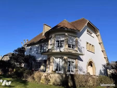 maison 9 pièces 268 m²