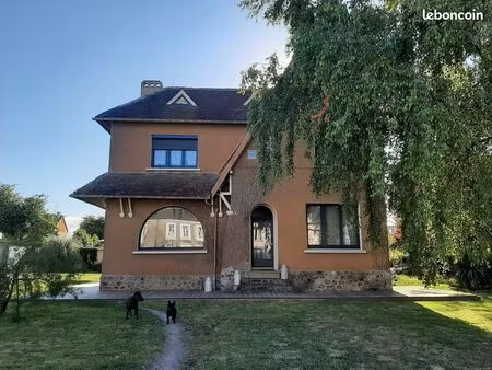 maison d'architecture originale 6 pièces · 130 m²