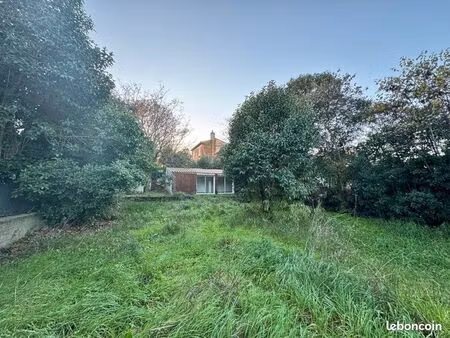 terrain arborée plein sud au calme