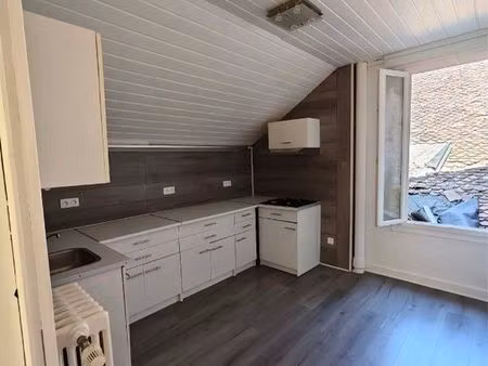 champagnole centre-f2 70m2 rénové