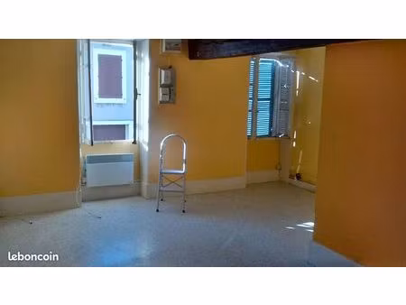 appartement t2 52 m2 à commentry