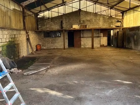 vends bâtiment 220m2