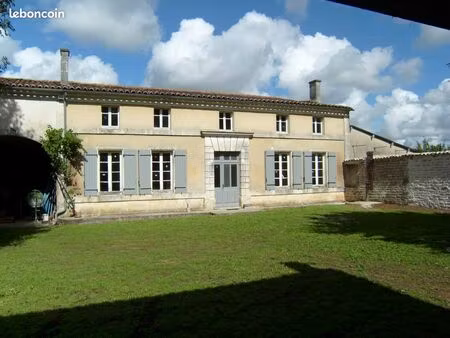 corps de ferme charentais