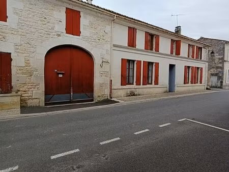 maison de caractère en pierre de taille