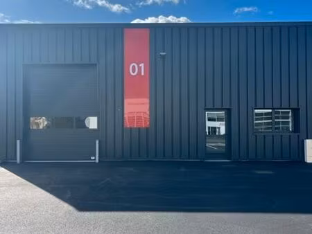 local 250 m² vire normandie