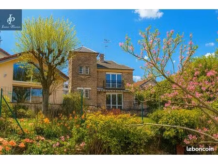 maison 5 pièces 158 m²