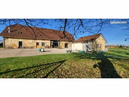 ferme 4 pièces 235 m²