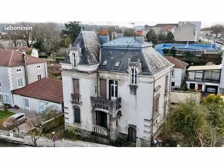 maison 7 pièces 270 m²