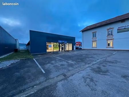 local commercial 230 m²
