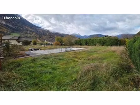 terrain constructible 767 m2