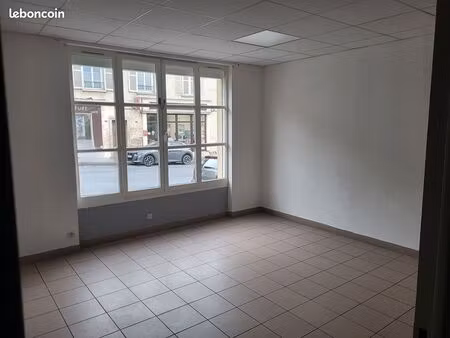 local 112 m² falaise