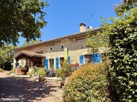 maison 8 pièces 214 m²