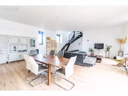 propriété 6 pièces 200 m²