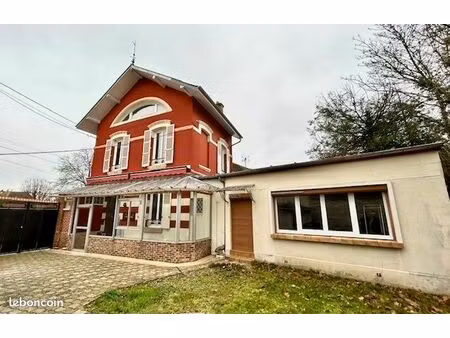 maison 6 pièces 111 m²