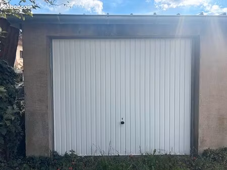 parking/box 1 pièce 14 m²