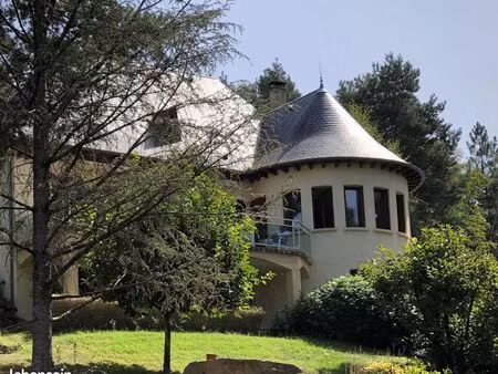 maison 8 pièces 231 m²