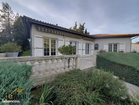 architecture intemporelle et grand jardin à 2 pas d’angoulême