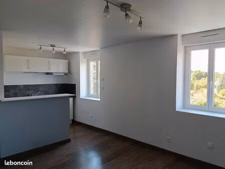 a louer bel f2 tres lumineux