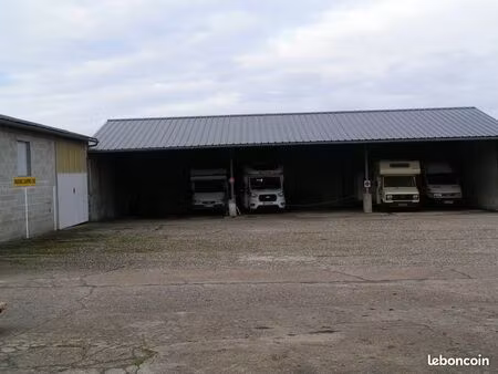 garage camping car sur damazan