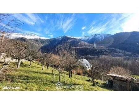 terrain 890 m² allemond