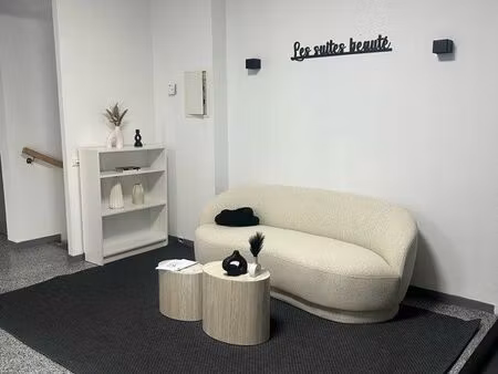 local pour esthéticienne ou coiffeuse