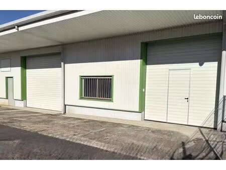 local bureaux 301 m²