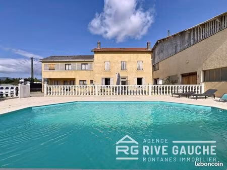 maison 8 pièces 258 m²