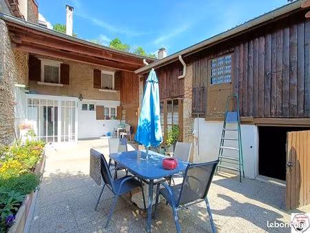 maison de village 7 pièces 102 m²