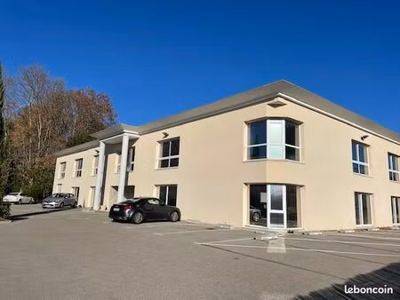 zac de l'agavon 330 m² bureaux