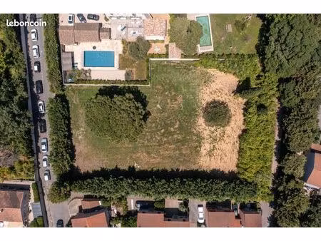 terrain viabilisé 1205 m2 a st remy de provence