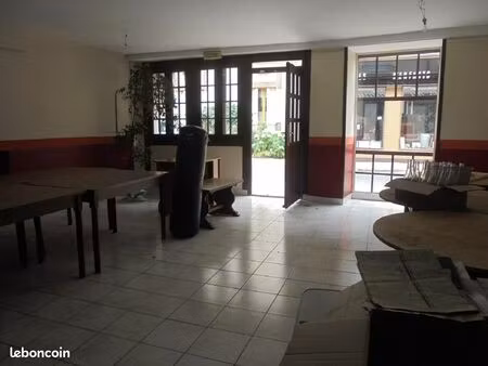 local commercial 203 m² beaugency