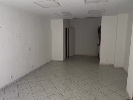 local commercial vic fezensac