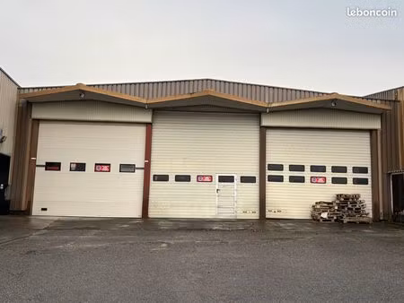 location d'un local à auch de 450 m2 très très bien ..... emplacement idéal