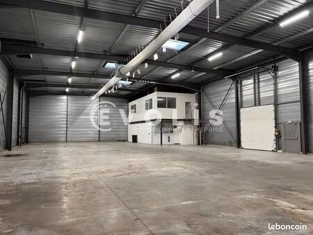 local d'activité 792 m²