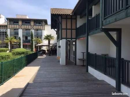 locaux commerciaux loués  rentabilité nette 8%