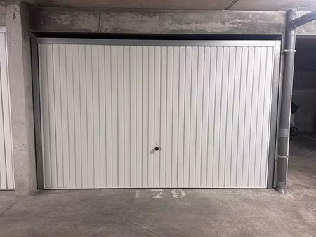 garage fermé stiletto