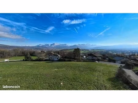 très beau terrain viabilisé sur les hauteurs de poisy
