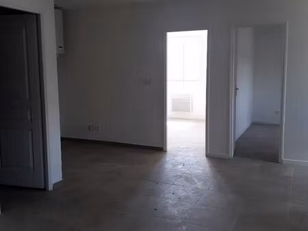 local commercial 70 m² creil