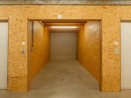 box de stockage à louer – accès 24/7 – monte-charge