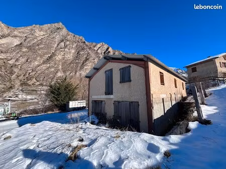 maison 2 pièces 160 m²